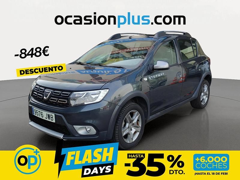 Usado Dacia Sandero Stepway 90 CV (66 kW) 2017 Gris Utilitario