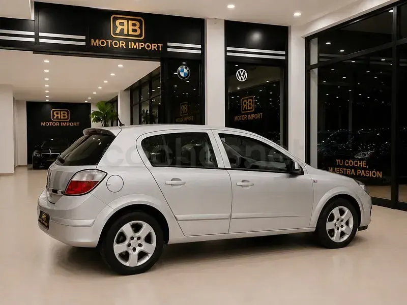 Usado Opel Astra Enjoy 120 CV (88 kW) 2007 Gris / plata Berlina
