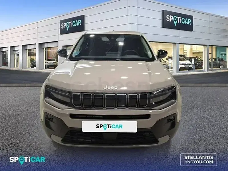 Usado Jeep Avenger Altitude 100 CV (73 kW) 2025 Gris / plata SUV