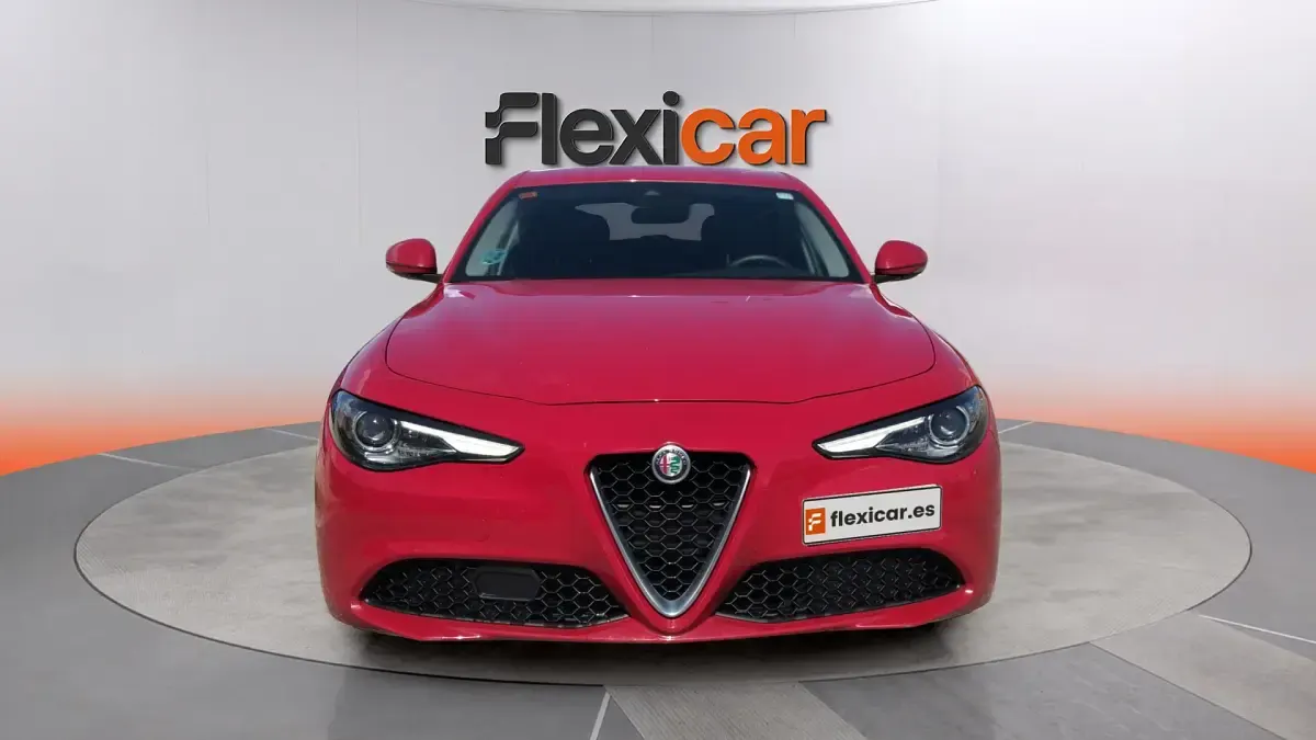 Usado Alfa Romeo Giulia 136 CV (100 kW) 2017 Granate Berlina