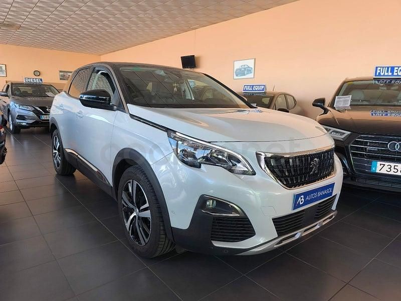 Usado Peugeot 3008 Allure 130 CV (95 kW) 2019 Blanco SUV