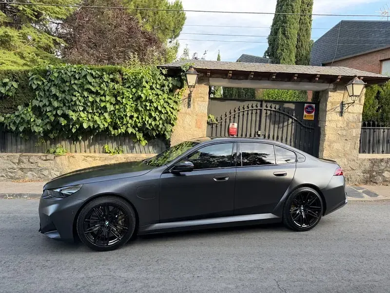 Usado BMW M5 727 CV (534 kW) 2025 Negro Berlina