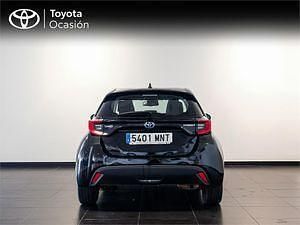Usado Toyota Yaris Hybrid Active 116 CV (85 kW) 2024 Negro