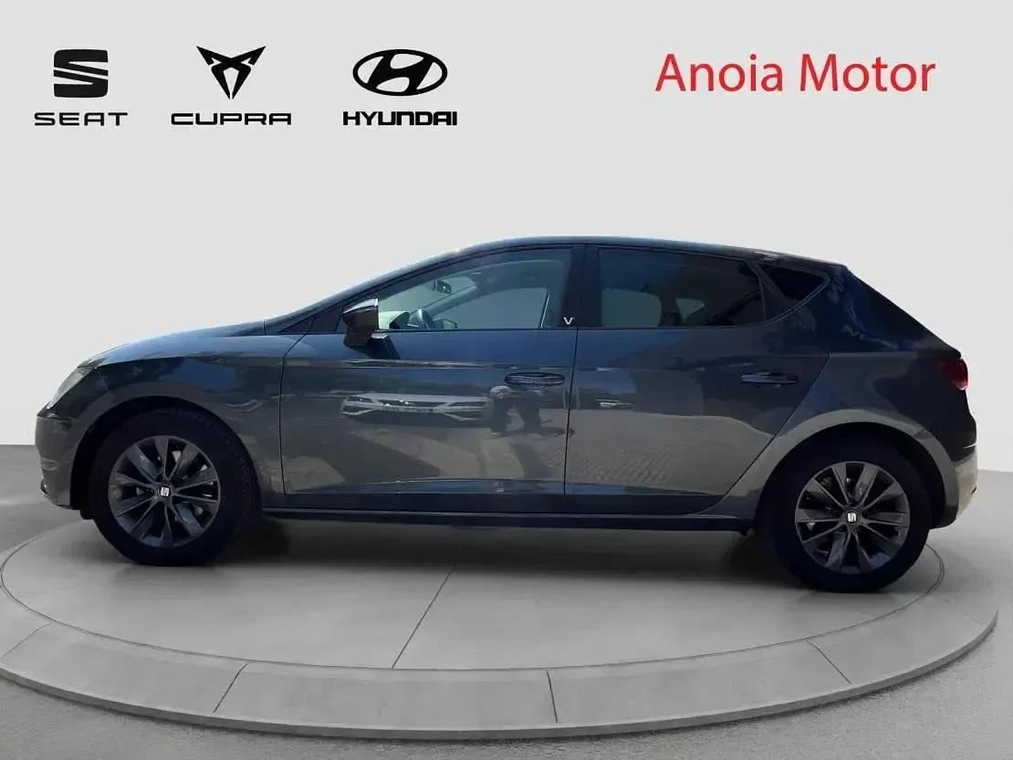 Usado Seat Leon Style 116 CV (85 kW) 2019 Gris Berlina