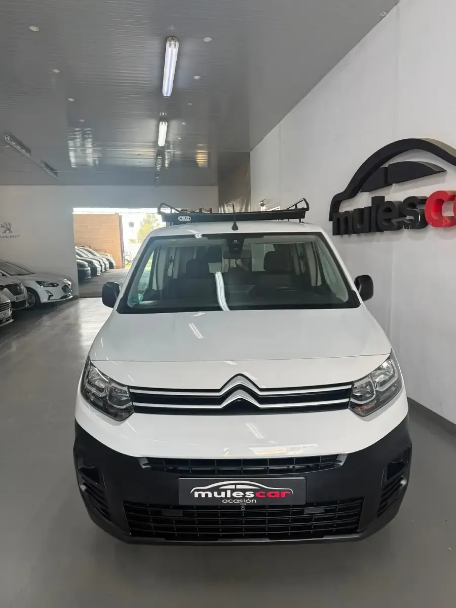 Usado Citroën Berlingo 100 CV (73 kW) 2022 Blanco Monovolumen