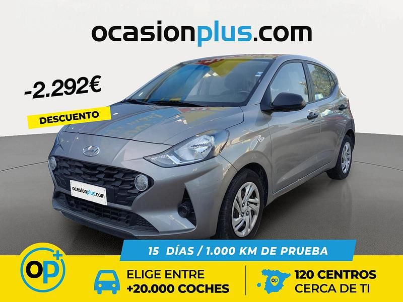 Usado Hyundai i10 67 CV (49 kW) 2022 Gris Utilitario