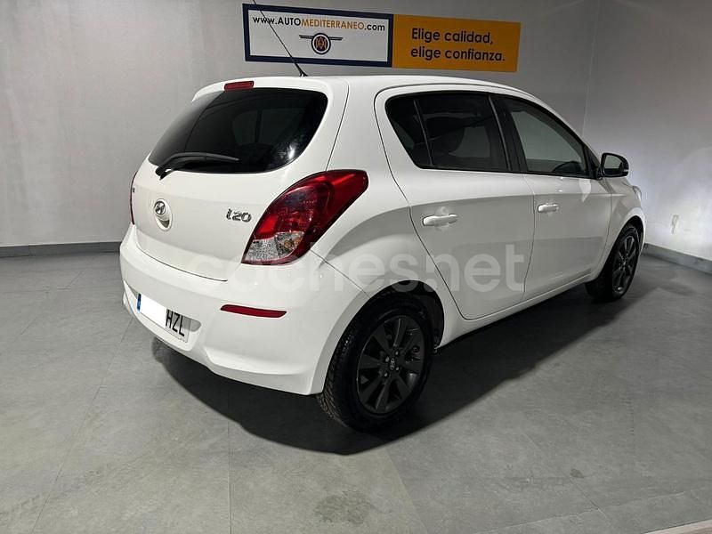 Usado Hyundai i20 84 CV (61 kW) 2014 Blanco Utilitario