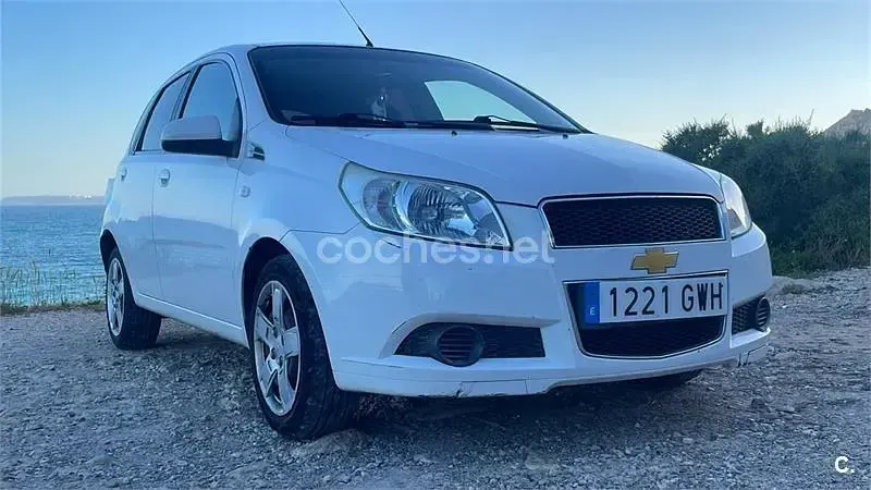 Usado Chevrolet Aveo LS 84 CV (61 kW) 2010 Blanco Berlina
