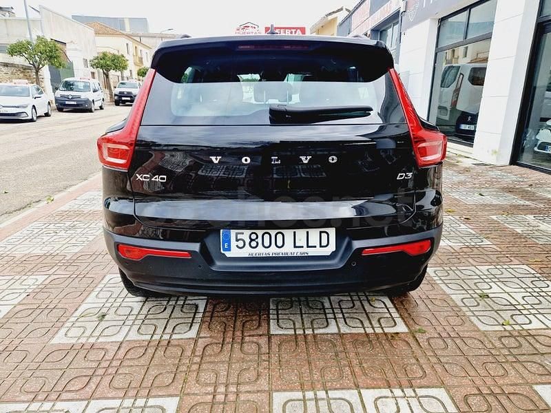 Usado Volvo XC40 Momentum 150 CV (110 kW) 2021 Negro SUV