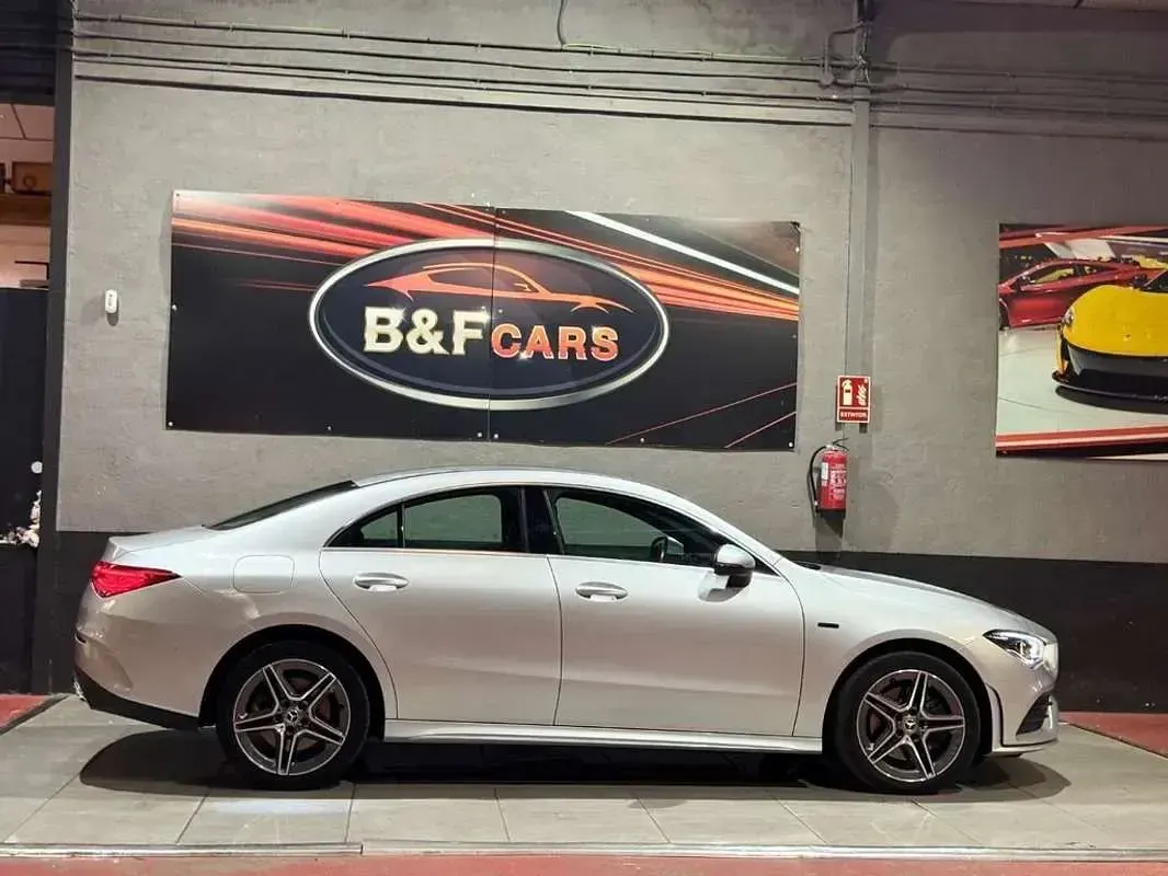 Usado Mercedes CLA250e 218 CV (160 kW) 2021 Gris Berlina