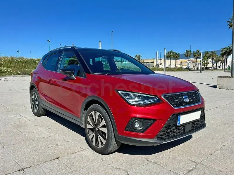 Usado Seat Arona Ecomotive 95 CV (69 kW) 2020 Granate SUV