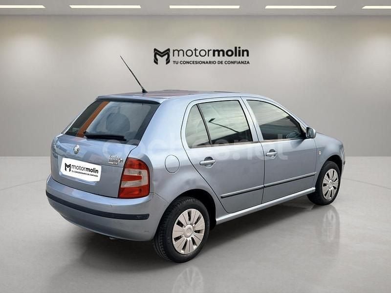 Usado Skoda Fabia Comfort 80 CV (58 kW) 2006 Azul Berlina