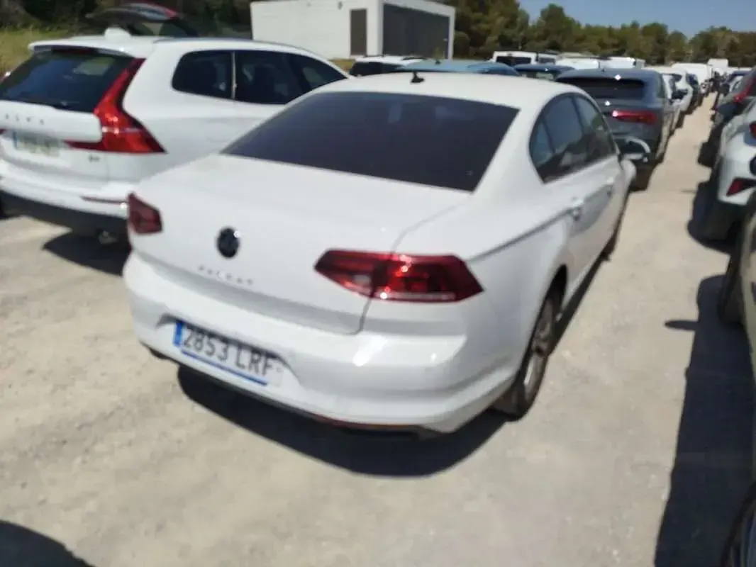 Usado VW Passat Business 122 CV (89 kW) 2021 Blanco Berlina