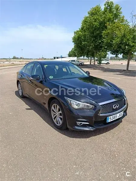 Usado Infiniti Q50 Premium 170 CV (125 kW) 2015 Negro Berlina