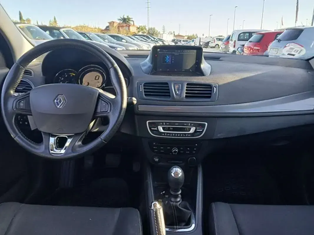 Usado Renault Mégane III Business 95 CV (69 kW) 2014 Gris Utilitario