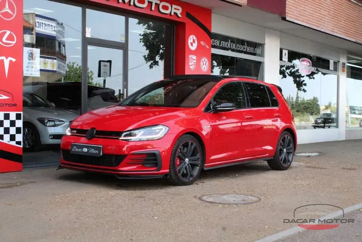 Usado VW Golf VIII GTI 245 CV (180 kW) 2020 Rojo Utilitario