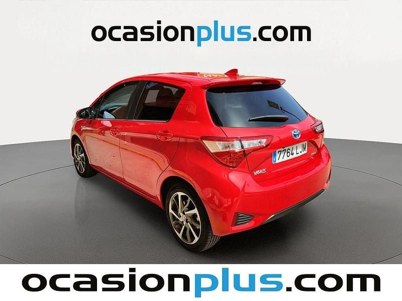 Occasion Toyota Yaris Hybrid 100 PK (73 kW) 2020 Rood Hatchback