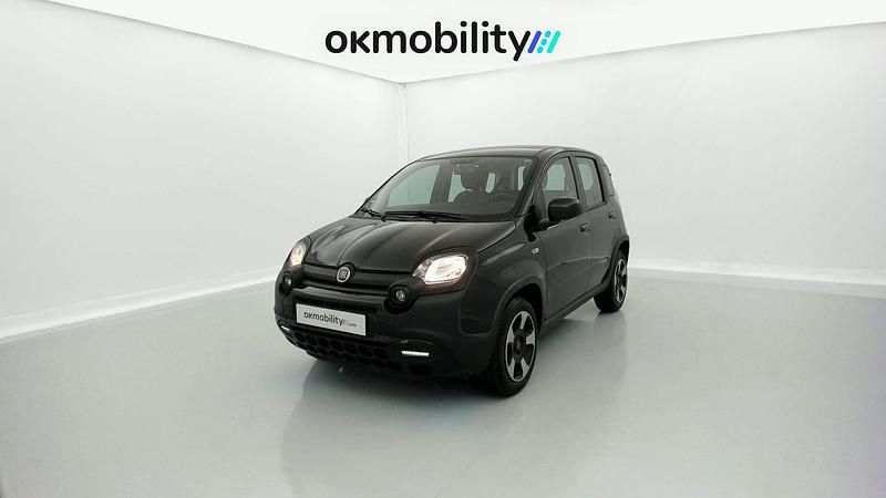 Cinema schwarz Usado 2023 Fiat Panda Cross Cross Utilitario | 11.330 € (Buen precio) - Imagen 1/4