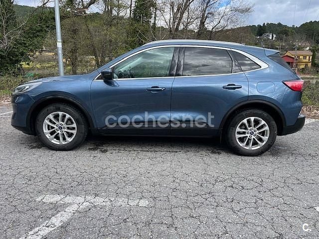 Usado Ford Kuga Titanium 120 CV (88 kW) 2021 Gris / plata SUV