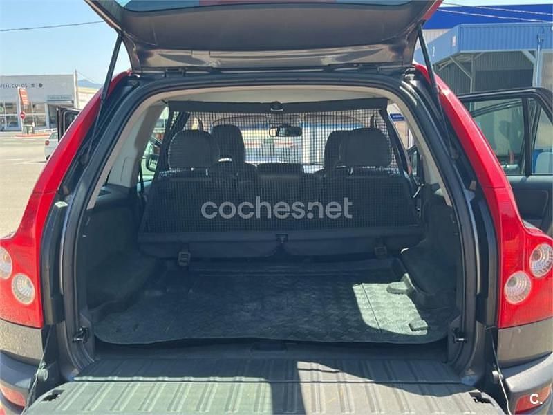 Gris / plata Usado 2004 Volvo XC90 Kinetic SUV | 4500 € (Precio justo) - Imagen 1/4