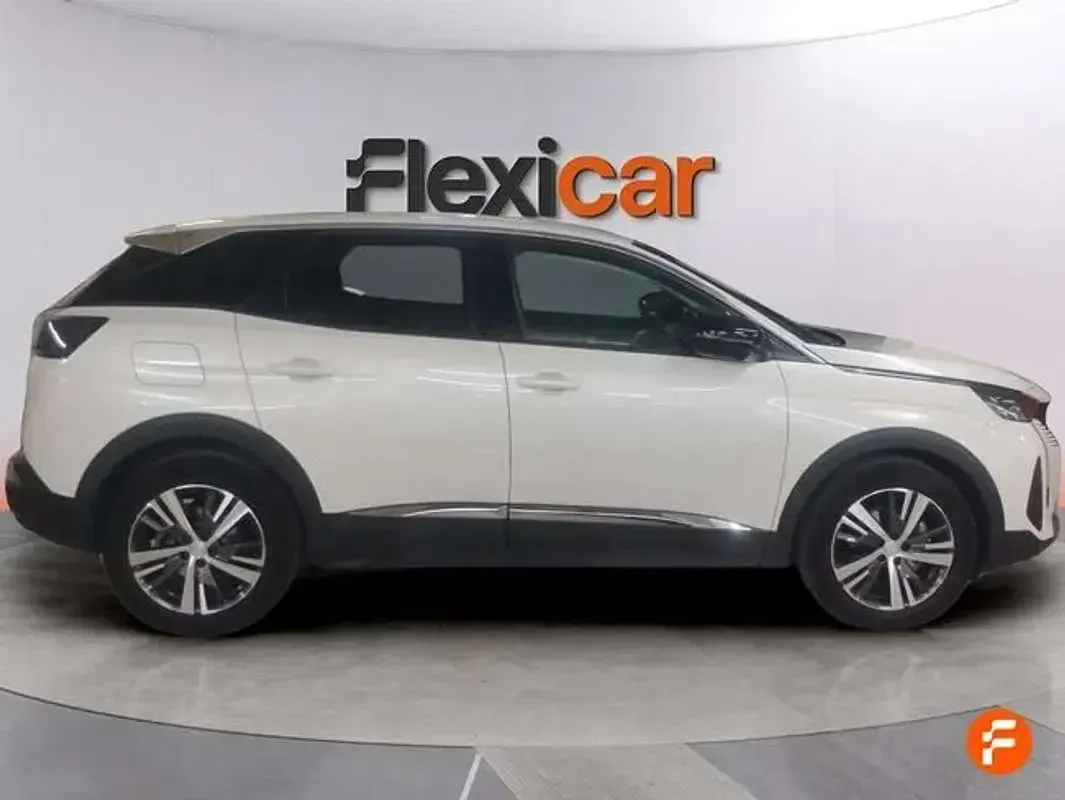 Usado Peugeot 3008 Active 131 CV (96 kW) 2022 Blanco SUV