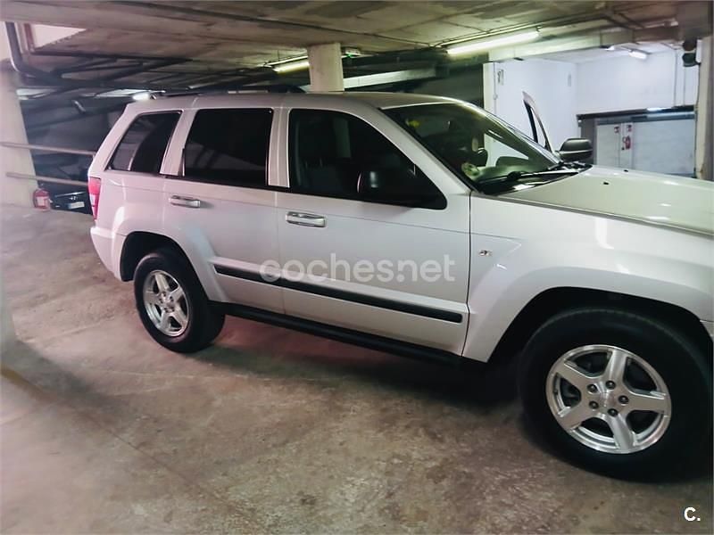 Usado Jeep Grand Cherokee Laredo 218 CV (160 kW) 2009 Gris / plata SUV