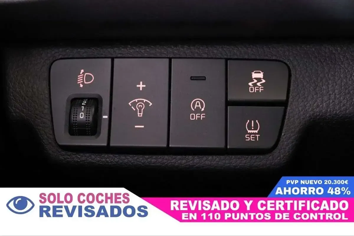 Usado Kia Rio 84 CV (61 kW) 2022 Rojo Berlina