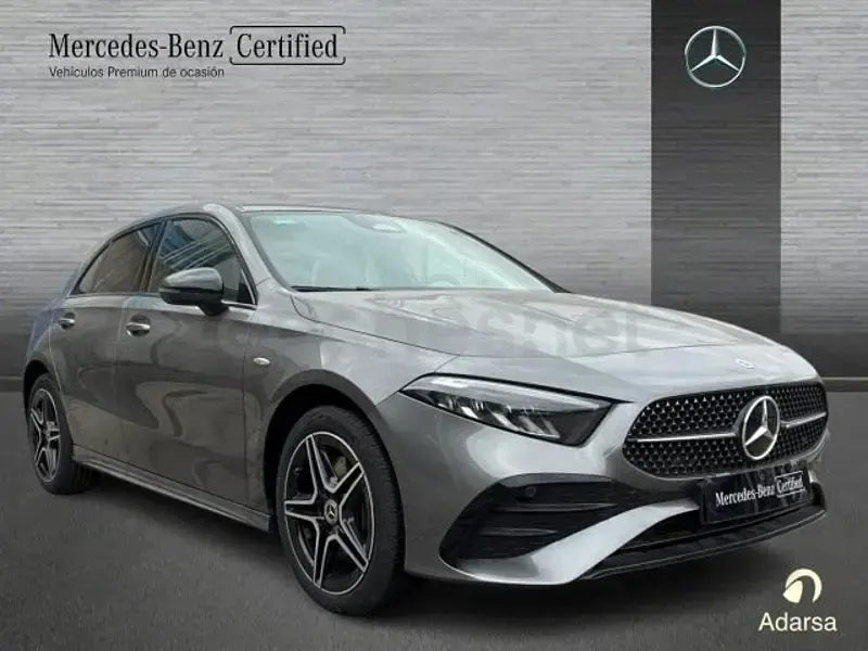 Nuevo Mercedes A250 218 CV (160 kW) 2025 Gris / plata Berlina