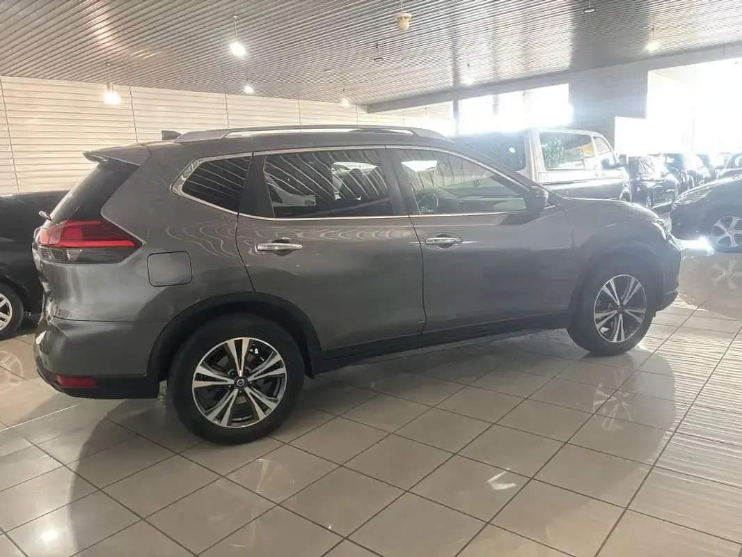 Usado Nissan X-Trail N-Connecta 131 CV (96 kW) 2018 Gris SUV