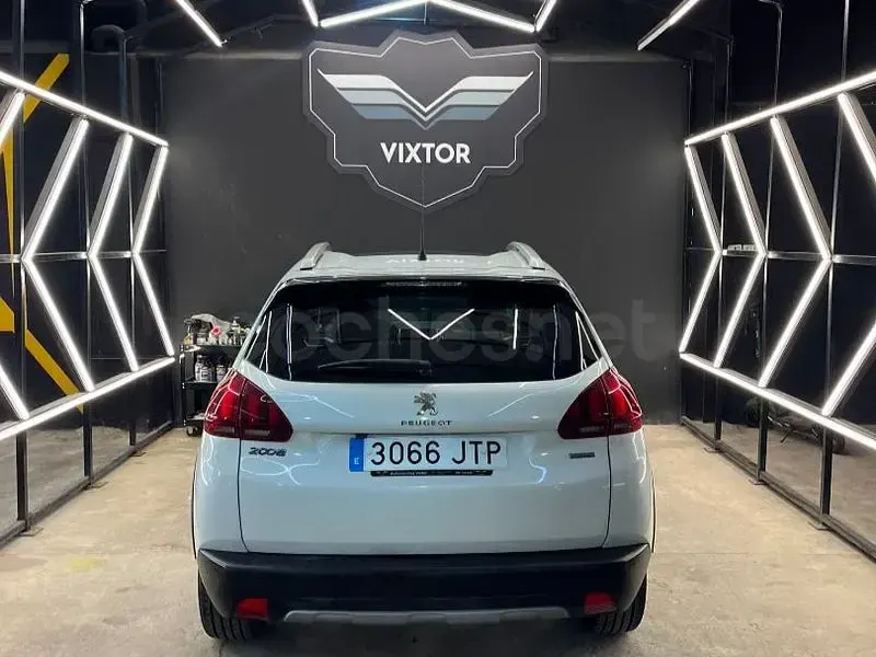 Usado Peugeot 2008 Allure 110 CV (80 kW) 2016 Blanco SUV