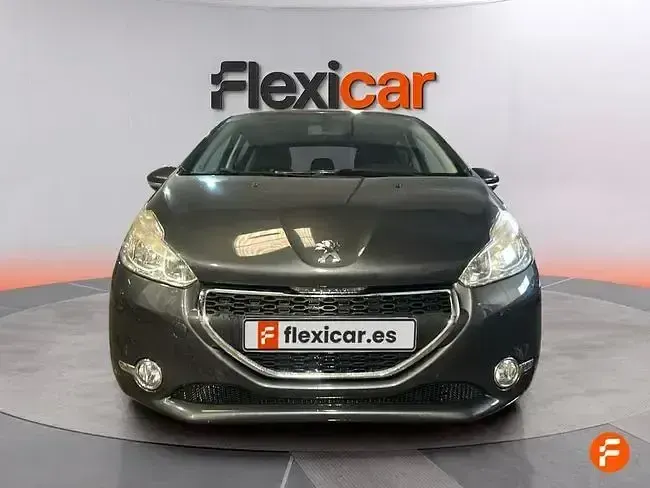 Usado Peugeot 208 Allure 92 CV (67 kW) 2015 Gris Utilitario