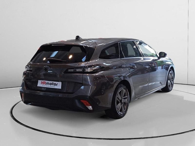 Usado Peugeot 308 Active 132 CV (97 kW) 2022 Gris Familiar