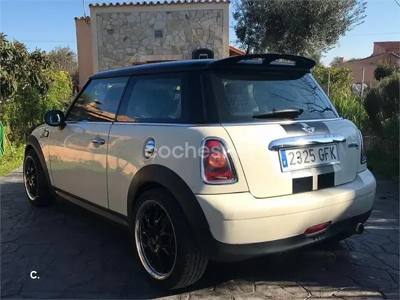 Usado Mini Cooper D 110 CV (80 kW) 2008 Beige Utilitario