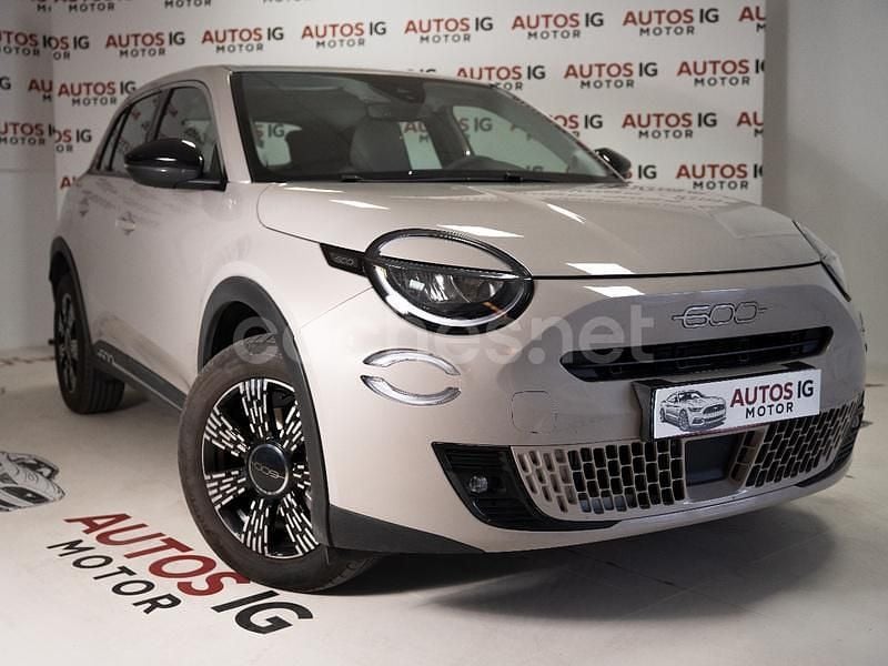 Beige Usado 2025 Fiat 600 SUV | 18.999 € (Buen precio) - Imagen 1/4