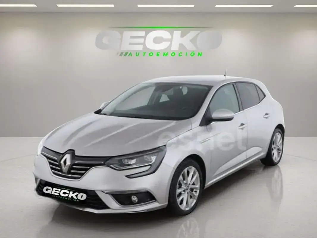 Usado Renault Mégane IV Zen 132 CV (97 kW) 2018 Gris Utilitario