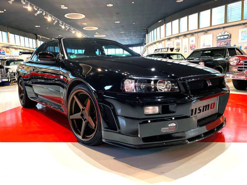 Begagnad Nissan Skyline GT 550 HK (404 kW) 1999 Svart Sportkupé