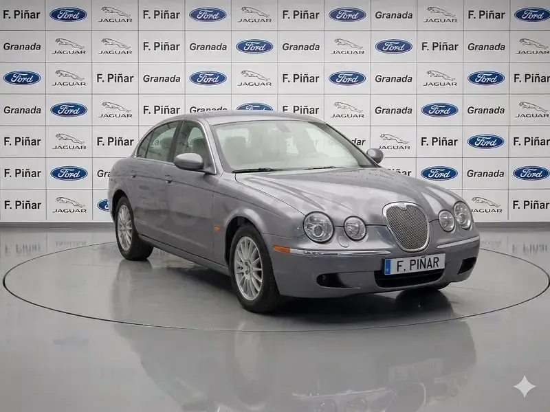 Usado Jaguar S-Type Executive 207 CV (152 kW) 2007 Gris / plata Berlina