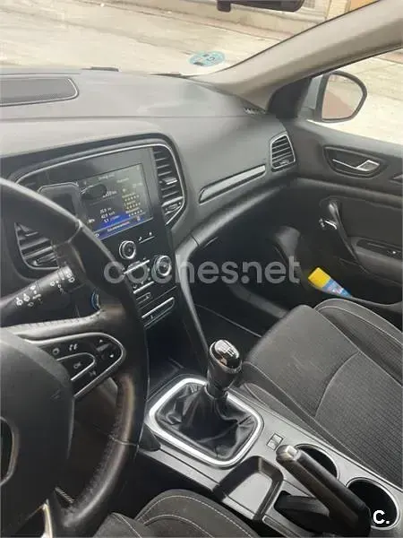 Usado Renault Mégane IV Bose Edition 110 CV (80 kW) 2016 Gris / plata Berlina