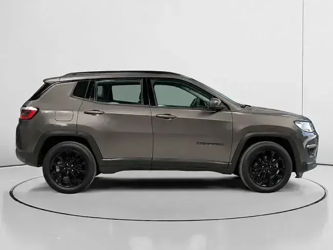 Usado Jeep Compass Night Eagle 130 CV (95 kW) 2021 Gris SUV