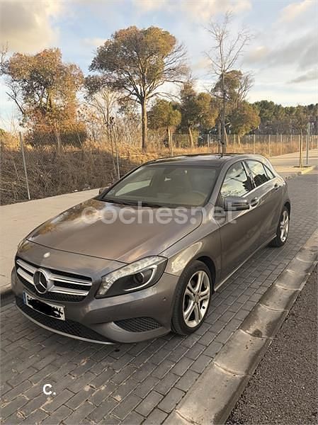 Gris / plata Usado 2014 Mercedes A180 Urban Berlina | 11.399 € (Buen precio) - Imagen 1/4