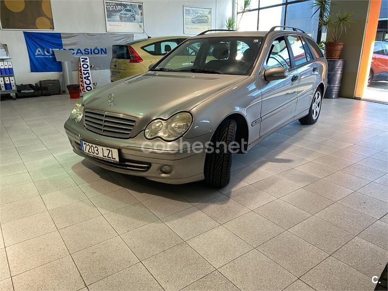 Usado Mercedes C200 Classic 122 CV (89 kW) 2005 Beige Familiar