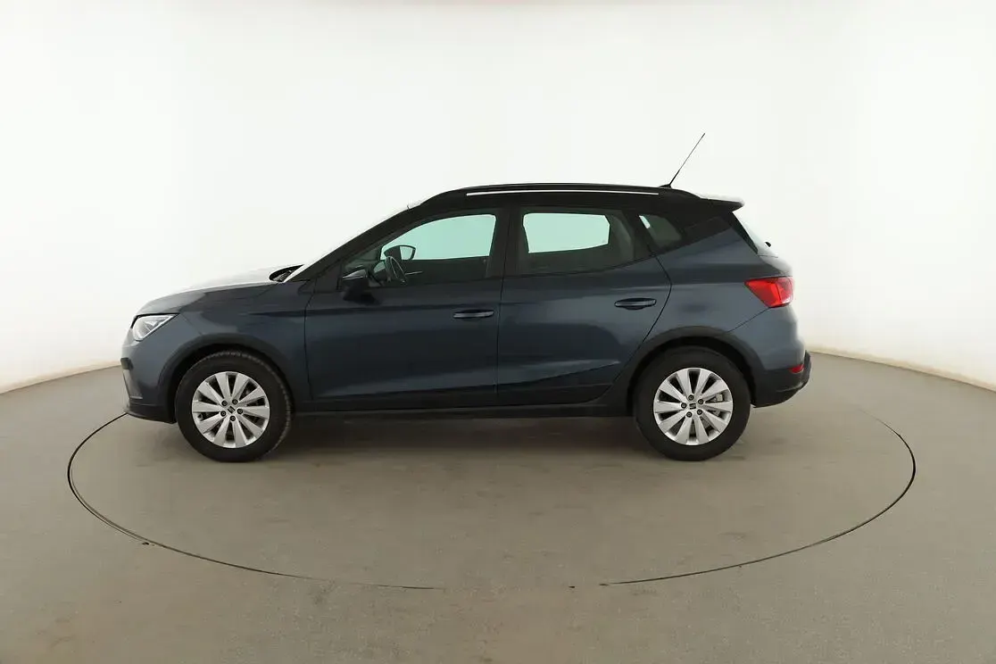 Usado Seat Arona Style 110 CV (80 kW) 2022 Gris SUV