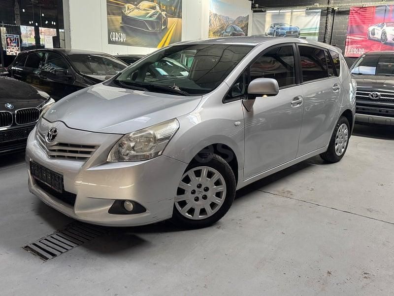 Usado Toyota Verso Active 132 CV (97 kW) 2011 Gris / plata Monovolumen
