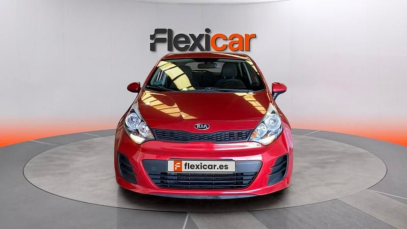 Usado Kia Rio 84 CV (61 kW) 2017 Rojo Berlina