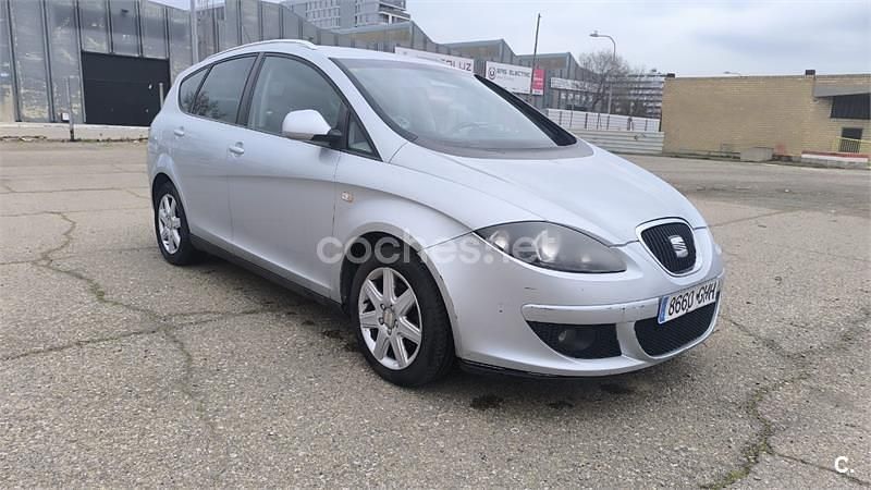 Usado Seat Altea XL 105 CV (77 kW) 2008 Gris / plata Monovolumen