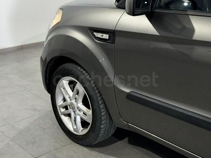 Usado Kia Soul 124 CV (91 kW) 2010 Gris / plata SUV