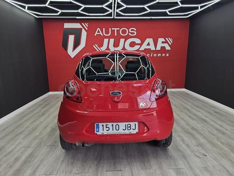 Usado Ford Ka Trend 69 CV (50 kW) 2015 Rojo Berlina