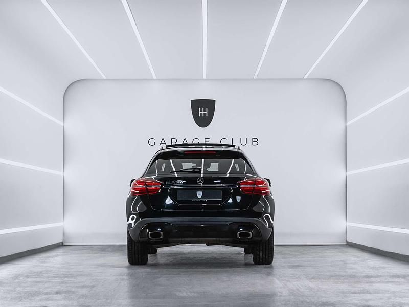 Usado Mercedes GLA180 Urban 122 CV (89 kW) 2018 Negro SUV