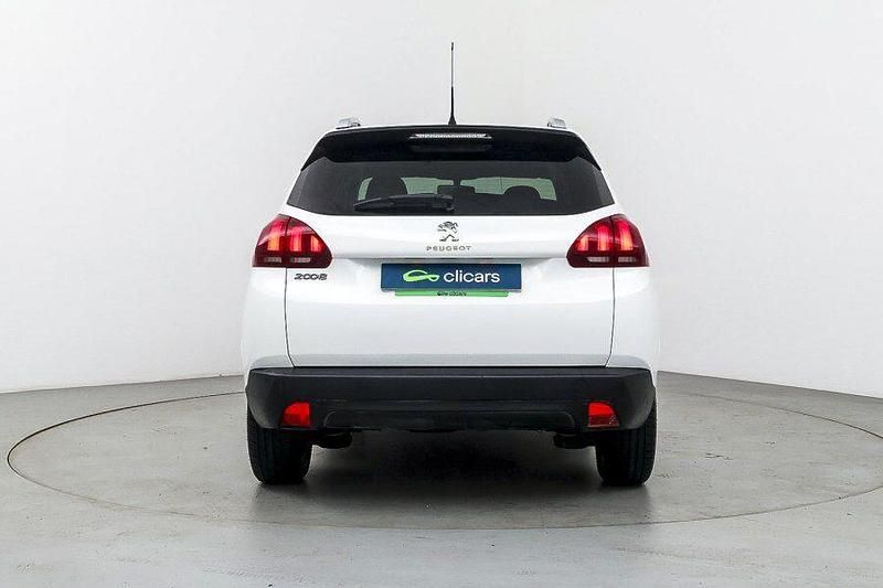 Usado Peugeot 2008 Style 100 CV (73 kW) 2019 Blanco SUV
