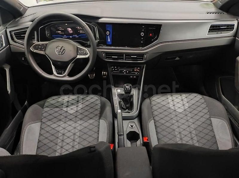 Usado VW Taigo R-line 110 CV (80 kW) 2023 Gris / plata SUV